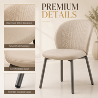 Chaise de salle à manger ergonomique moderne avec dossier incurvé matelassé, assise rembourrée beige, pieds en métal pour hôtel, restaurant