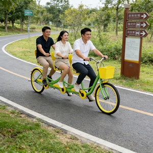 Vélo électrique familial tandem <span class=keywords><strong>trois</strong></span> places durable pour loisirs en extérieur, balades en parc, location en ville - Product Image 1