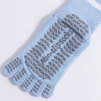 FF4834 Chaussettes de sport en coton antidérapantes à cinq orteils avec poignées Logo personnalisé Cadeau Femmes Ballet Yoga Pilates Chaussettes antidérapantes