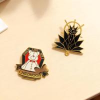 Pins de solapa de esmalte duro personalizados al por mayor, con personajes de anime, de aleación de zinc y metal de hierro, con impresión UV y chapado en oro