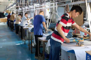 निर्माता कस्टम विंटेज स्ट्रीटवियर पुरुषों की हिप हॉप शैली सीधी पैर हीरे गैंडे जींस - Product Image 4