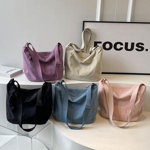 Bolso de Hombro para Mujer, Bolso Tote Pequeño, Bolso Cruzado, Bolso de Mano de Tela Reciclada Hecho a Mano con Cremallera, para la Escuela, el Trabajo o Viajes - Product Image 4