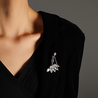 Fantaisie jour liquidation vente personnalisé luxe bijoux de mode étincelant cristal autrichien CZ pierre Zircon sirène broches