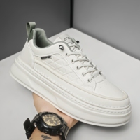 Chaussures de sport décontractées pour hommes à semelle épaisse et rehaussante, blanches, tendance et polyvalentes, très vendues