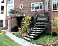 Escalier courbé orné pour les halls d'hôtels de luxe et les entrées de bâtiments commerciaux haut de gamme