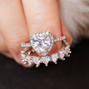 Anello con Accento in Cristallo a Forma di Cuore per Donne, Elegante Anello alla Moda per Uso Quotidiano, Festa o Regalo, Accessorio - Product Image 5