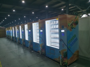 Distributeur automatique intelligent de collations et de boissons pour l'extérieur avec auvent - Product Image 4