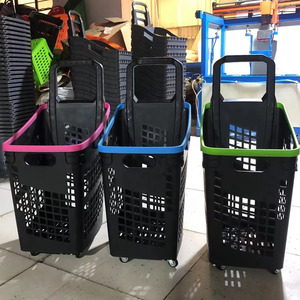 Paniers de roulement en plastique de supermarché de 34L 40L 50L <span class=keywords><strong>avec</strong></span> <span class=keywords><strong>4</strong></span> paniers à provisions de chariot de rouleau de <span class=keywords><strong>roues</strong></span> - Product Image 2