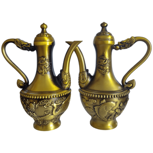 Pots à vin et théières en cuivre vintage avec motifs de dragon et de phénix Décorations d'ornements d'intérieur en métal à haut bec - Product Image 1
