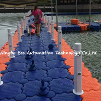 Grande quantité utilisée dans l'industrie projets communaux en plastique flottant plate-forme à chevalets pont ponton jet ski quai flottant à vendre