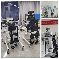 L'exosquelette de rééducation pour la marche est utilisé pour l'entraînement en physiothérapie de la position debout et de la marche.