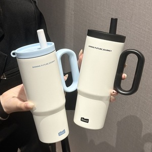Tasse isolée en acier inoxydable 316 géante au design moderne Tasse à eau <span class=keywords><strong>de</strong></span> voiture <span class=keywords><strong>de</strong></span> grande capacité en paille pour les voyages Thermique chaude - Product Image 1