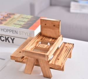 Mangiatoia per scoiattoli in legno mangiatoia per animali domestici con ciondolo da giardino all'aperto mangiatoia per uccelli con noci di mais - Product Image 6