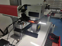 100w JPT Mopa Flying Fiber Laser Ccd Caméra Positionnement Visuel Fiber Laser Marquage Machine pour Pièces Métalliques Marquage En Vrac