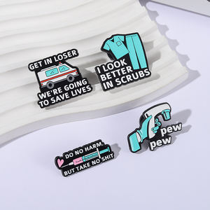 Sming Pins je regarde mieux dans Scrubs émail broches <span class=keywords><strong>Ambulance</strong></span> seringue médicale broche sac à dos revers Badge drô<span class=keywords><strong>le</strong></span> bijoux cadeau - Product Image 1