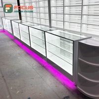 Vitrine à tabac éco-responsable à éclairage LED double face, panneau en verre, porte verrouillable, étagères multi-niveaux pour l'affichage des cigarettes
