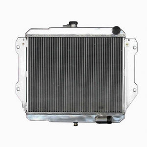 Radiateur en aluminium <span class=keywords><strong>pas</strong></span> <span class=keywords><strong>cher</strong></span> d'usine pour Daihsu Fourtrak Rocky F70 F73 F75 F78 F80 F85 Soft Top (F7, F8) Hard Top Hardtop 1984-1998 - Product Image 2