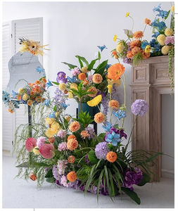 La colorida fila de campos de flores artificiales conduce a un arreglo floral decorativo - Product Image 6