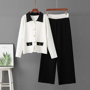 Ensemble de tricot haut de gamme pour femme : Cardigan col V contrastant et pantalon large coupe décontractée – Tenue de luxe pour l'aéroport et la détente - Product Image 5