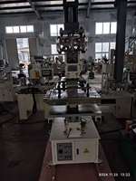 Machine d'estampage hydraulique TJ-63 pour gaufrage haut et bas, idéale pour le marquage de logos sur les coffrets cadeaux en bois de bambou pour mariages et cadeaux d'entreprise