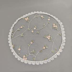 Cubiertas <span class=keywords><strong>de</strong></span> cabeza bordadas <span class=keywords><strong>de</strong></span> encaje para mujer Velos <span class=keywords><strong>de</strong></span> gorro <span class=keywords><strong>de</strong></span> capilla para Iglesia <span class=keywords><strong>Mantilla</strong></span> <span class=keywords><strong>de</strong></span> encaje floral redondo, blanco y negro - Product Image 4