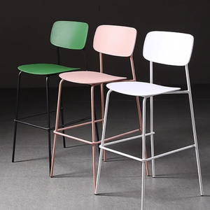 Chaises de bar modernes en plastique rose empilables, fabrication artisanale, pieds en métal, vente en gros directe d'usine, meubles de comptoir, tabouret de bar haut - Product Image 6