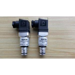 Hydac VM3 <b>D</b>.0/-L24-SO135 Pressure Switch 24V AC/DC G1/2 Thread Oil Media IP65 Carbon Steel - Product Image 1