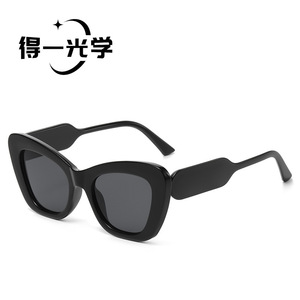 Cat Eye <b>Sunglasses</b> Green Frame Tortoise Temple UV400 Women's Fashion Sun Protection - Product Image 4