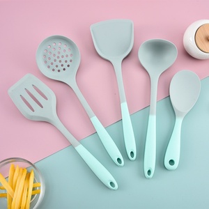 Vente directe usine : Ensemble de cuisine 6 pièces en silicone bicolore, spatules et cuillères antiadhésives résistantes aux hautes températures - Product Image 6