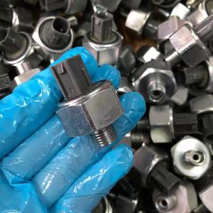 Sensor Ketukan Detonasi Mesin 89615-30050 8961530050 untuk Toyota Land Cruiser Lexus LX450 4.5L - Product Image 3