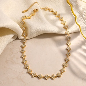 SUMMLY <span class=keywords><strong>Collana</strong></span> con Ciondolo Vintage a Quadrifoglio con Zirconi Incastonati, Placcata in Oro 18K, in Acciaio Inossidabile, Gioielli di <span class=keywords><strong>Moda</strong></span> per Donne - Product Image 5