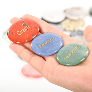 Ingrosso <span class=keywords><strong>Chakra</strong></span> di cristallo inciso curativo calmante intaglio Inspirational <span class=keywords><strong>pietre</strong></span> originali cristallo di quarzo - Product Image 1