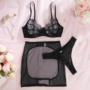 Completo Intimo Sexy da <span class=keywords><strong>Donna</strong></span> 3 Pezzi: Reggiseno in Pizzo, Minigonna Trasparente in Rete e Perizoma Attillato Trasparente Nero - Ingrosso Personalizzato OEM - Product Image 5