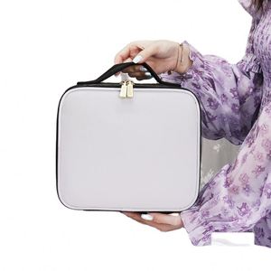 Trousse de Maquillage Portable Étanche avec Miroir LED Intégré – Certifiée BSCI - Product Image 2