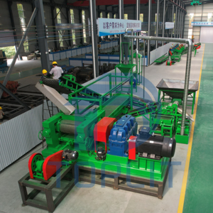 Ligne de broyage de caoutchouc de pneus à haute efficacité automatique, roulement de moteur, haute capacité 900 kg/h, système de récupération de poudre de caoutchouc 20-30 mesh - Product Image 5