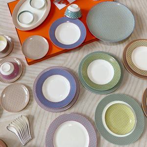 Juego de vajilla de porcelana de hueso exquisito de lujo europeo 41 piezas - Product Image 2