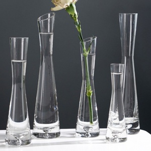 Vases à fleurs modernes en verre de style nordique pour la décoration intérieure, élégants vases à fleurs transparents et fins à tige unique pour les centres de table de mariage - Product Image 3