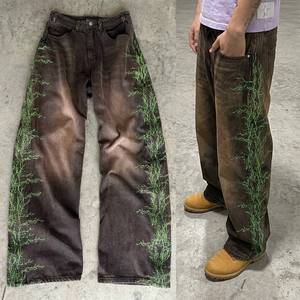 Jeans OEM para Hombre, Estilo Monkey Wash, Bordados, Color Verde Neón, Costuras en Contraste, Corte Holgado, Estilo Retro Gótico Grunge - Product Image 1