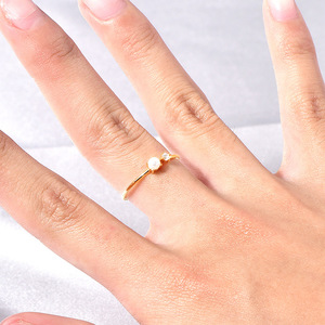 Joyería fina delicada Material de acero inoxidable Combinación brillante Cristal de perla con incrustaciones Anillos de dedo chapados en oro de 18 quilates Anillo de moda - Product Image 6