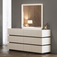 Ensemble de chambre à coucher moderne de luxe, lit king size, tête de lit LED, mobilier complet en bois pour chambre principale d'hôtel ou de maison
