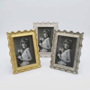 <strong>Antique</strong> Wavy Scallop Ribbed Poly Resin Handmade Eco-Friendly Rectangular Photo <strong>Frame</strong> Retro Textured Decor Desktop <strong>Frame</strong> - Product Image 5