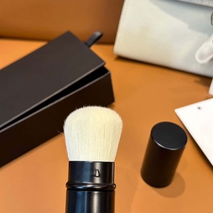 สไตล์คลาสสิก แม้แต่การแต่งหน้าก็ไม่ทิ้งร่องรอยใดๆ ดีไซน์การจัดเก็บที่สะดวก แปรงแต่งหน้าที่เรียบง่ายและประณีต - Product Image 5