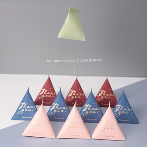 Bán Buôn Luxury Triangle Nhỏ Dễ Thương Tùy Chỉnh Favour Hộp Craft Giấy Wedding Kẹo <span class=keywords><strong>Box</strong></span> Cho Khách Trẻ Em Phù Dâu - Product Image 3