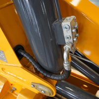 Grue de camion articulée hydraulique Xinfeigong de 3,2 tonnes avec télécommande sans fil, hauteur de levage de 7,9 m, moment de charge élevé