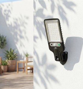 Lámpara de Pared Solar Multifuncional con Sensor de Movimiento de 600 Lúmenes, 60 LED Recargables, Regulable, 6000K, Ángulo de Haz de <span class=keywords><strong>120</strong></span>°, Garantía de 2 Años - Product Image 4