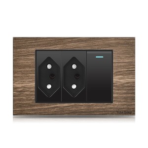 Enchufe de pared de aluminio y madera con estándar brasileño, doble USB tipo C, interruptor de luz y toma de corriente. - Product Image 3