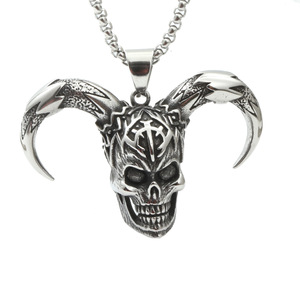 Collier avec pendentif en forme de crâne de démon, en acier inoxydable, bijoux à thème, cadeau - Product Image 1