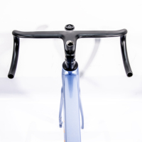 Cadre de vélo de route en fibre de carbone entièrement intégré T47, frein à disque, guidon léger, axe traversant, dropout Di2, 1050g