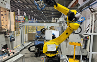 Ligne de production complète pour la fabrication de tiges d'appui-tête avec machine à cintrer les tubes, formage des extrémités, encocheuse, poinçonneuse et automatisation robotisée