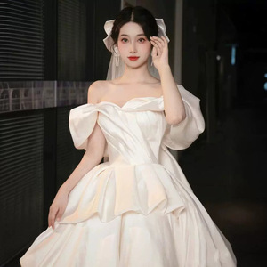 فساتين زفاف أنيقة من الساتان منتفخة على الكتف فستان زفاف الأميرة العروس برباط على الظهر - Product Image 3